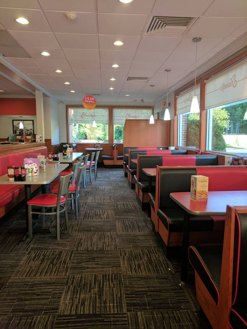 Friendlys | restaurant | 949 Old Country Rd, Riverhead, NY 11901, USA | 6317275139 OR +1 631-727-5139