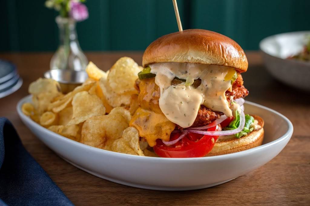 Farm Bar Edgewater | restaurant | 1133 W Granville Ave, Chicago, IL 60660, USA | 7733038281 OR +1 773-303-8281