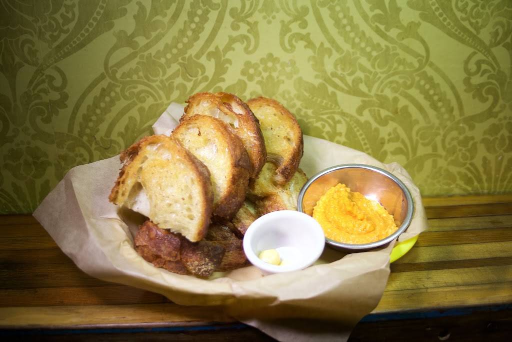 Earls Beer and Cheese | restaurant | 1259 Park Ave, New York, NY 10029, USA | 2122891581 OR +1 212-289-1581