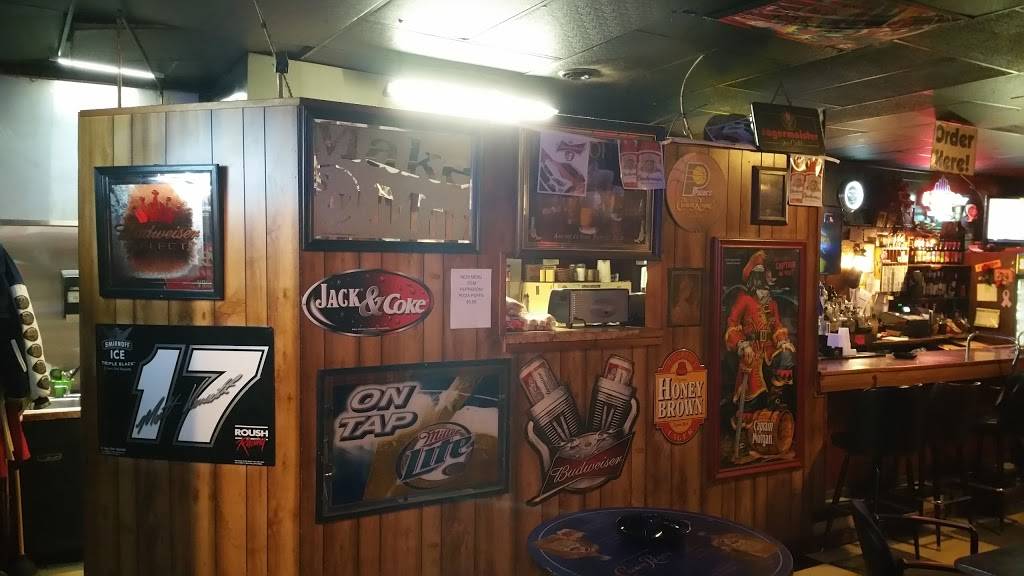 Martins Tavern | restaurant | 115 N Randolph St, Garrett, IN 46738, USA | 2603574290 OR +1 260-357-4290