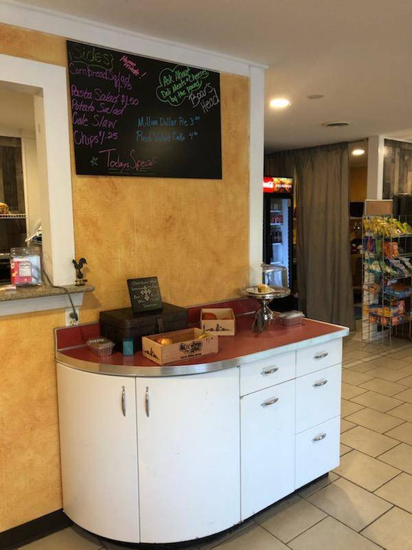 The Grey Flower Deli | restaurant | 10849 London Ln, Apison, TN 37302, USA | 4232365050 OR +1 423-236-5050