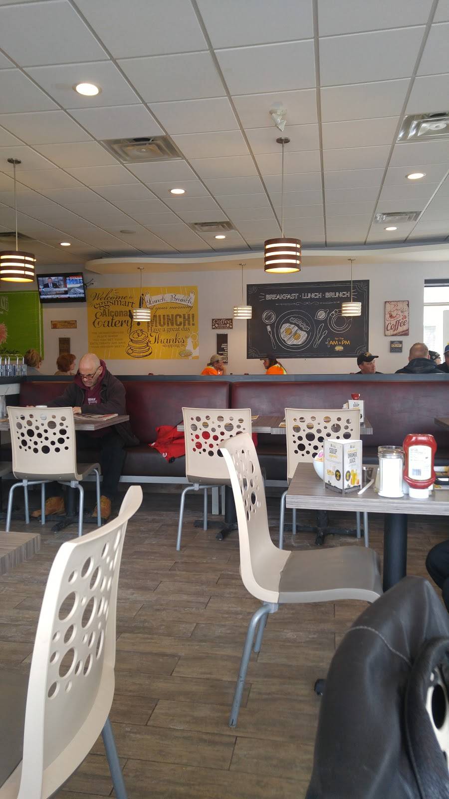 Eggsmart (1060 Innisfil Beach Road) | restaurant | 1060 Innisfil Beach Rd, Innisfil, ON L9S 2M5, Canada | 7054363679 OR +1 705-436-3679