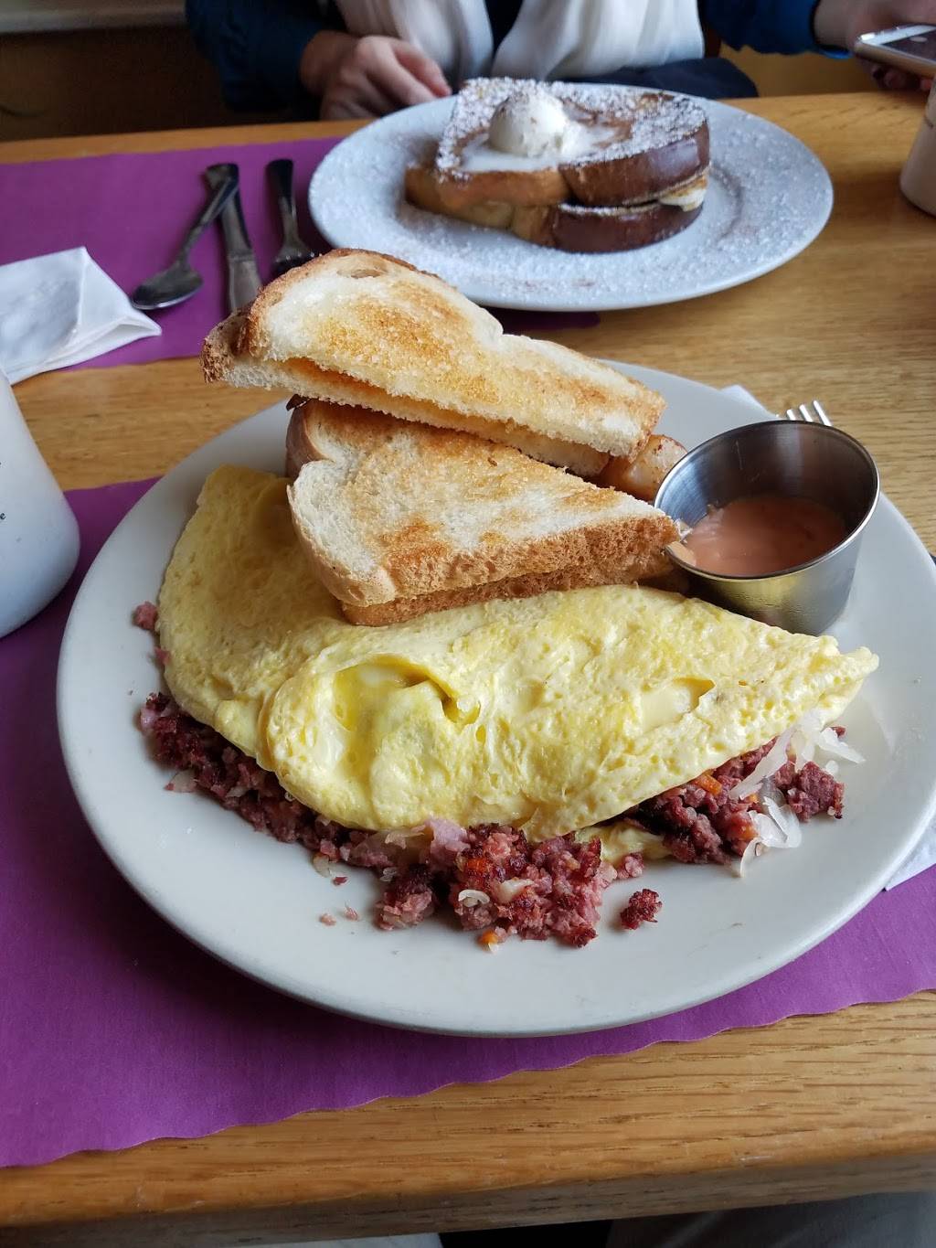 Colbys Breakfast & Lunch | restaurant | 105 Daniel St, Portsmouth, NH 03801, USA | 6034363033 OR +1 603-436-3033