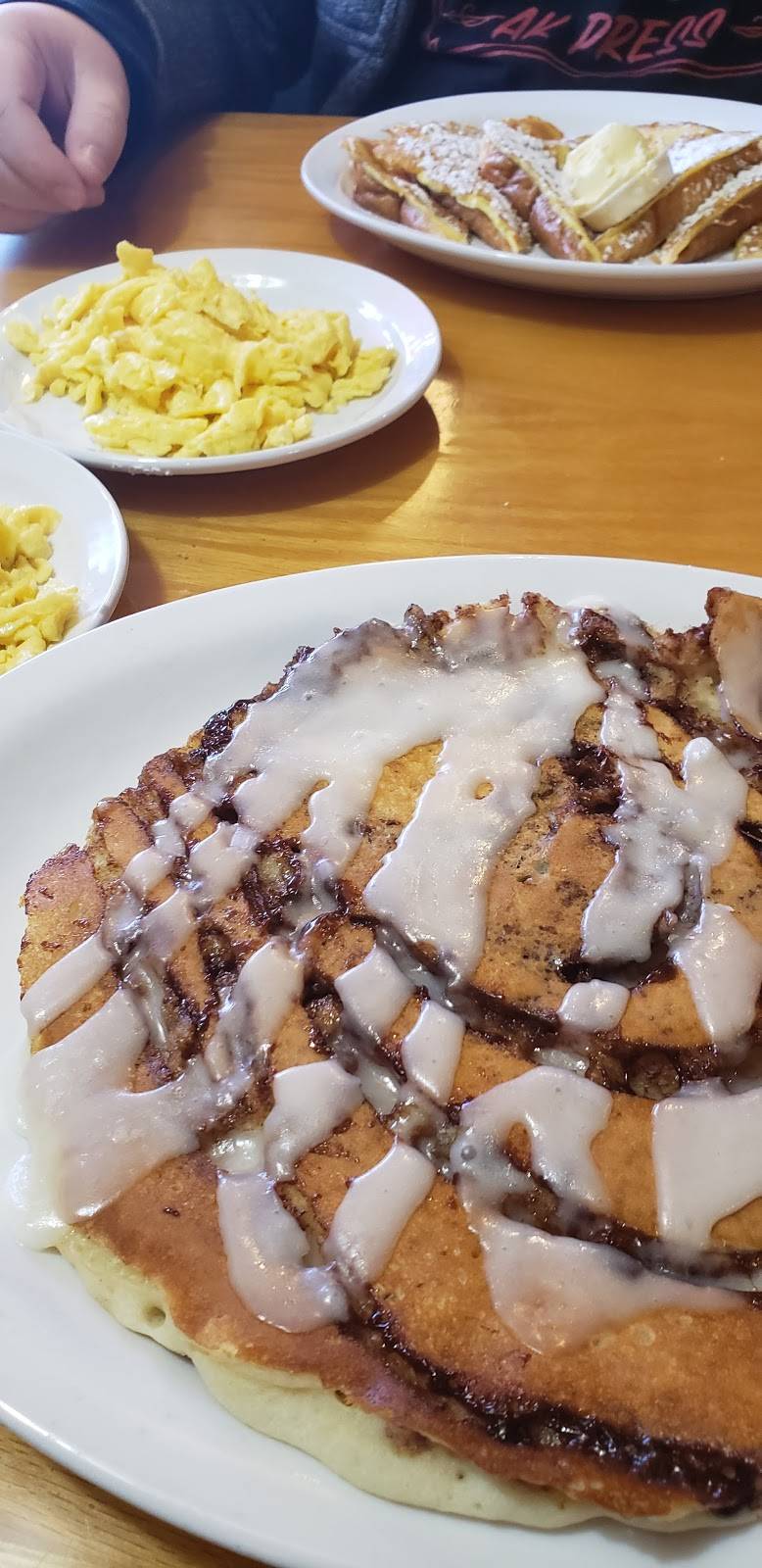 The Kozy | restaurant | 1600 Coburg Rd, Eugene, OR 97401, USA | 5417353818 OR +1 541-735-3818