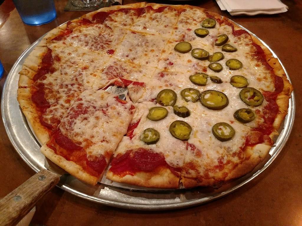 Wig & Pen Pizza Pub | restaurant | 2005 S Ankeny Blvd #300, Ankeny, IA 50023, USA | 5159639777 OR +1 515-963-9777