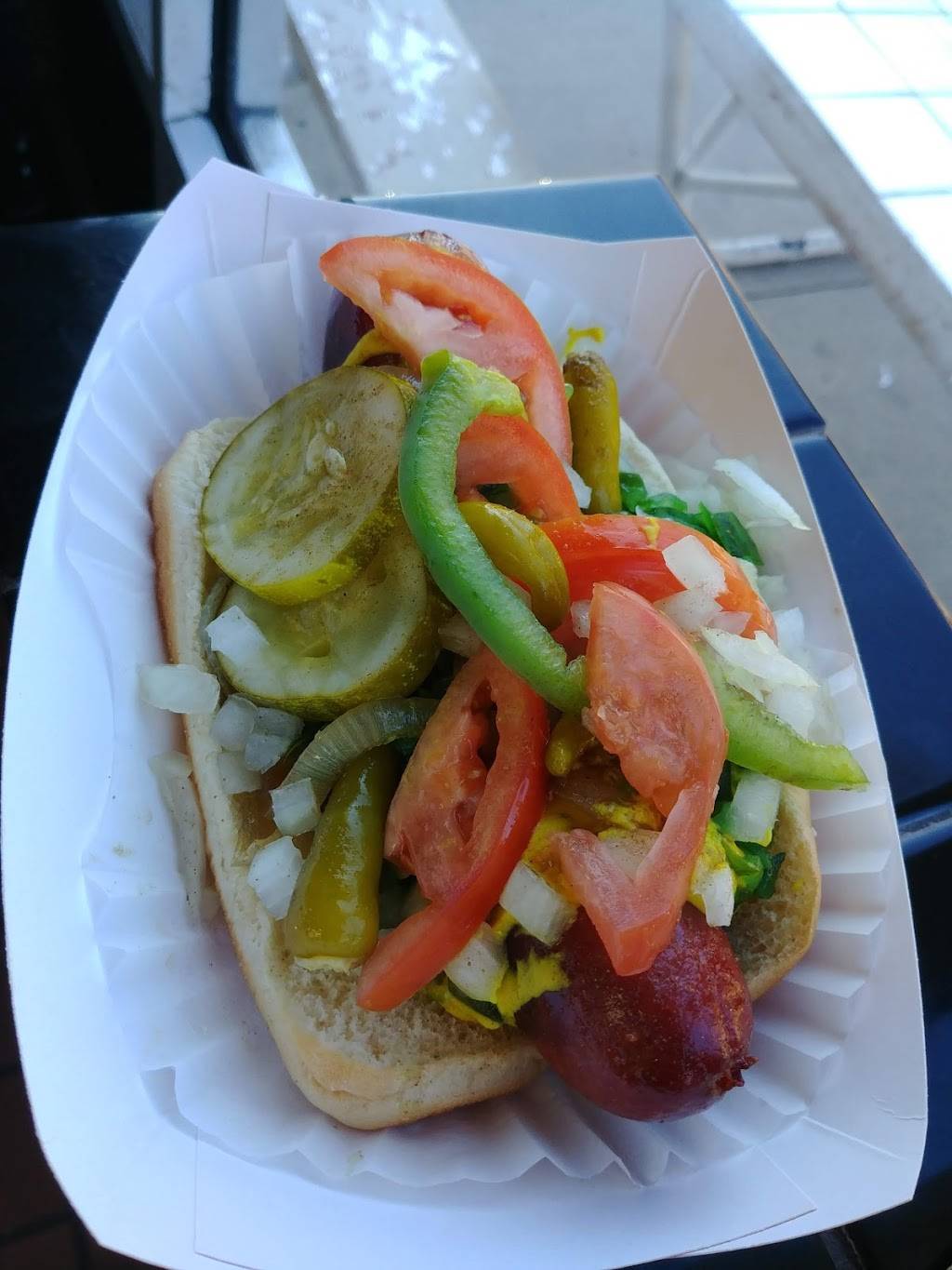 Byrons Hotdogs | restaurant | 1017 W Irving Park Rd, Chicago, IL 60613, USA | 7732817474 OR +1 773-281-7474