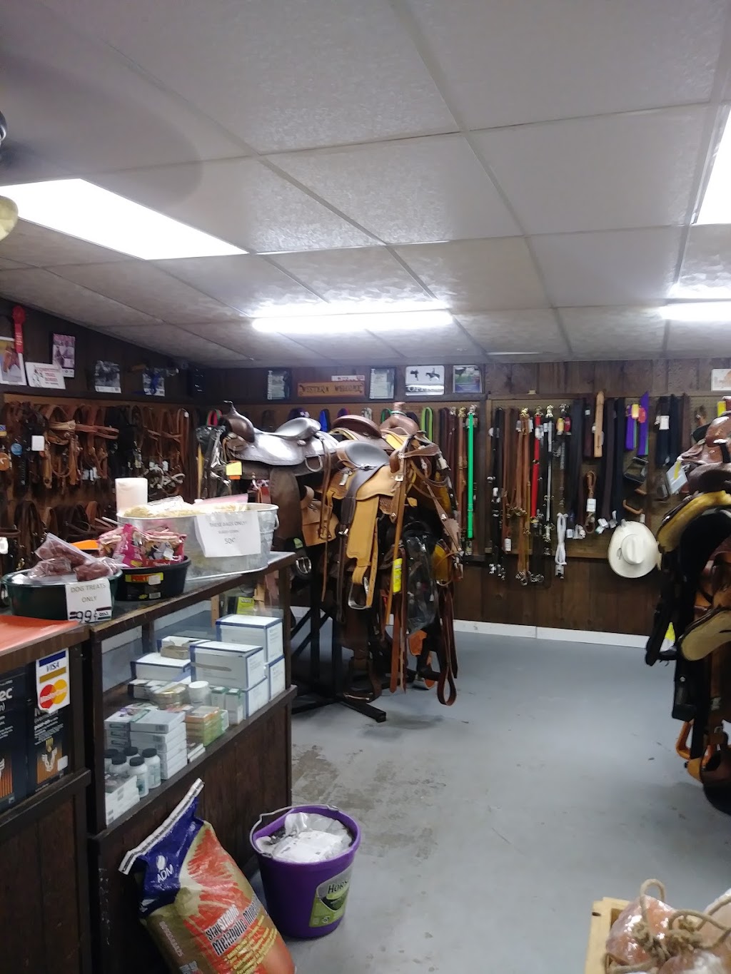 J & J Tack Shack | restaurant | 2615 Eaton Ave, Eaton Park, FL 33840, USA | 8636651983 OR +1 863-665-1983