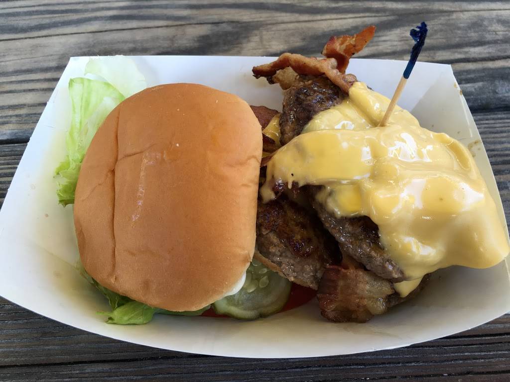 Skinnys Place | restaurant | 3901 Gulf Dr, Holmes Beach, FL 34217, USA | 9417787769 OR +1 941-778-7769