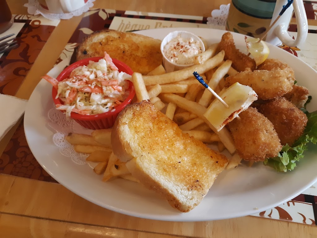 Mollies Food Follies | restaurant | 3101 SE Ferry Slip Rd, Newport, OR 97365, USA | 5419616310 OR +1 541-961-6310