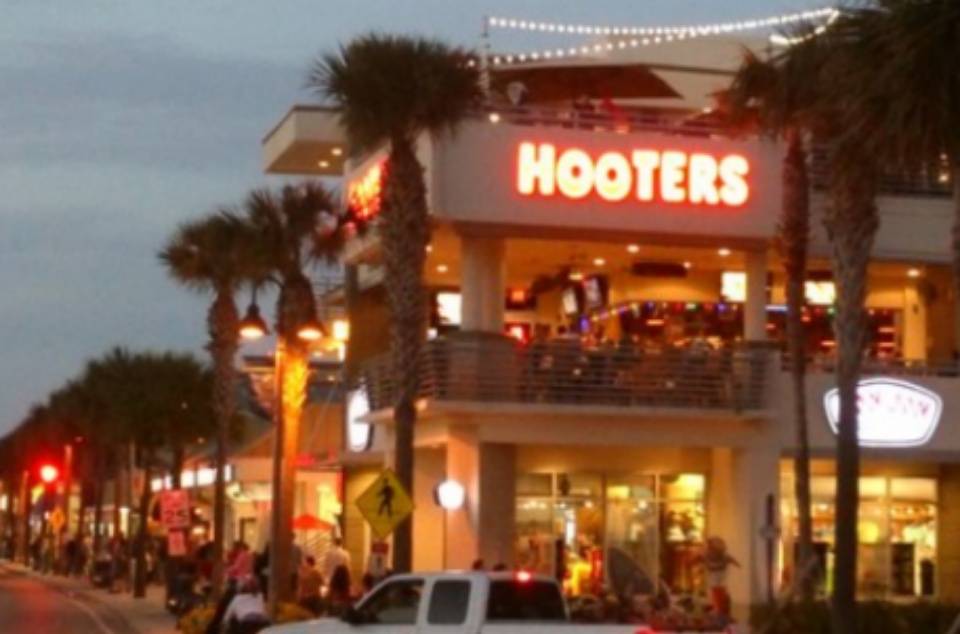 Hooters | meal takeaway | 381 Mandalay Ave, Clearwater, FL 33767, USA | 7274437263 OR +1 727-443-7263