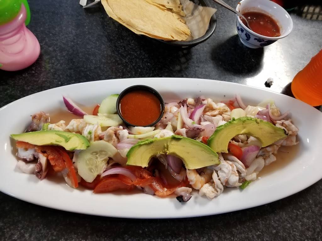 Isla del Mar Restaurante | restaurant | 5101 S 36th St, Omaha, NE 68107, USA | 4022135723 OR +1 402-213-5723