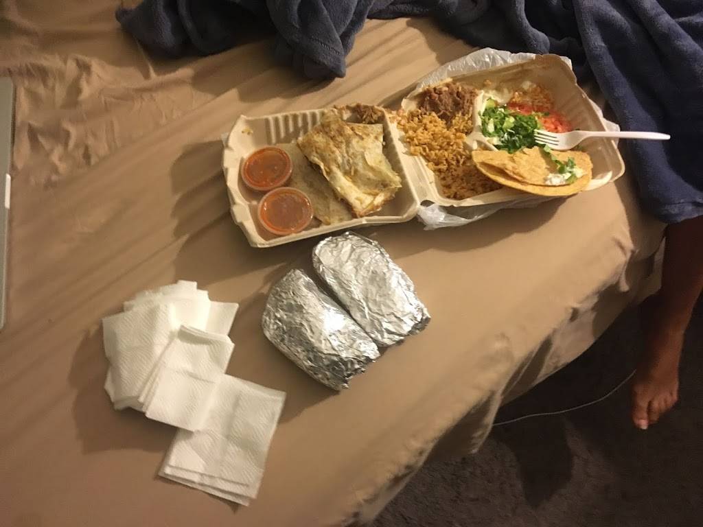 Mariscos Guillen La Playita | restaurant | 3306 Pacific Coast Hwy, Santa Monica, CA 90405, USA | 3103997686 OR +1 310-399-7686