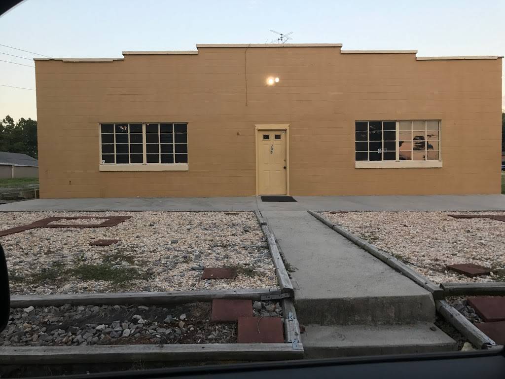 Paris Inn Restaurant | restaurant | 208 Cauthorne St, Burkeville, VA 23922, USA | 4347672215 OR +1 434-767-2215