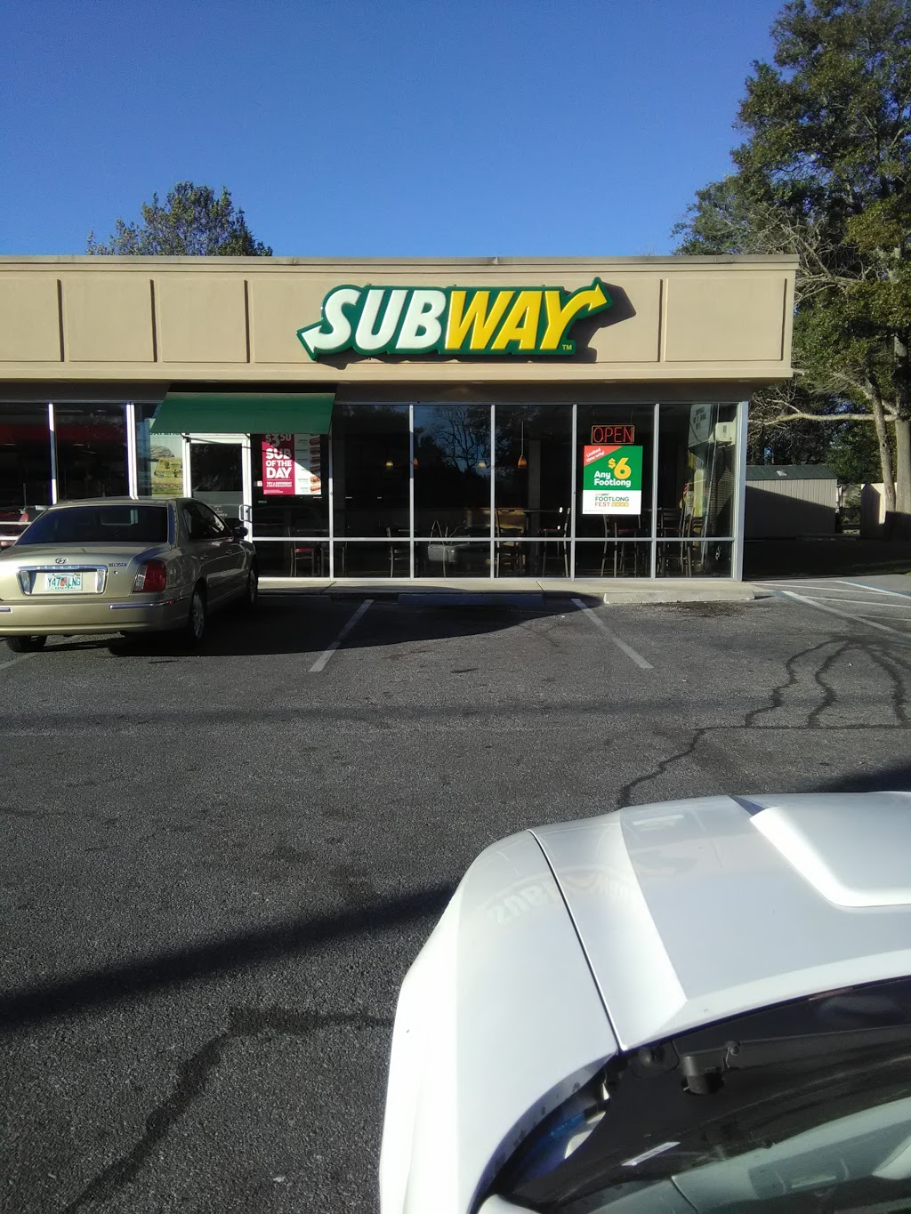 Dominos Pizza | meal delivery | 3014 W Michigan Ave, Pensacola, FL 32526, USA | 8509445619 OR +1 850-944-5619