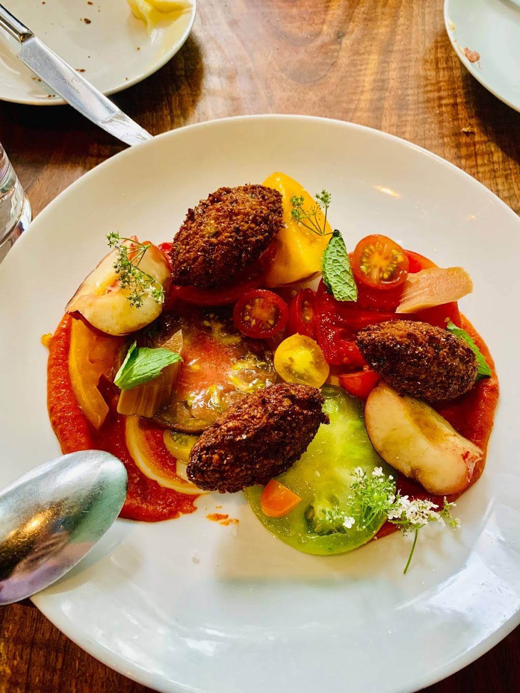 Salare Restaurant | restaurant | 2404 NE 65th St, Seattle, WA 98115, USA | 2065562192 OR +1 206-556-2192