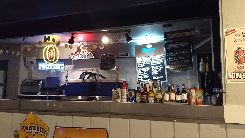 Mobys Lobster Deck | restaurant | 2 Bay Ave, Highlands, NJ 07732, USA | 7328721245 OR +1 732-872-1245