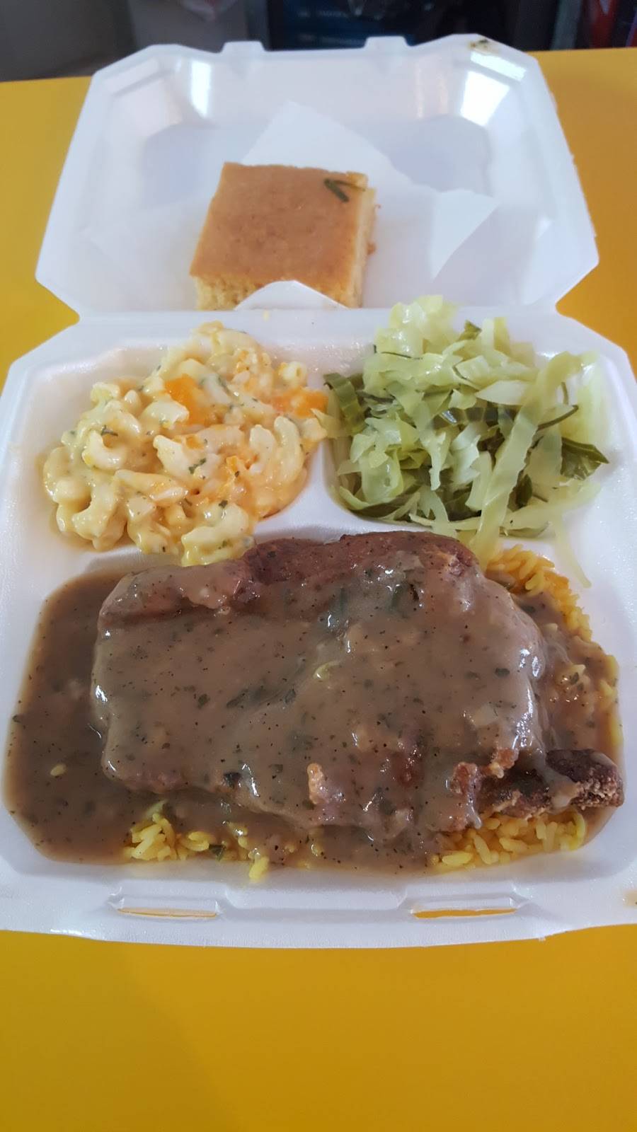 Georges Grill | restaurant | 1836 49th St S, Gulfport, FL 33707, USA | 7273234286 OR +1 727-323-4286