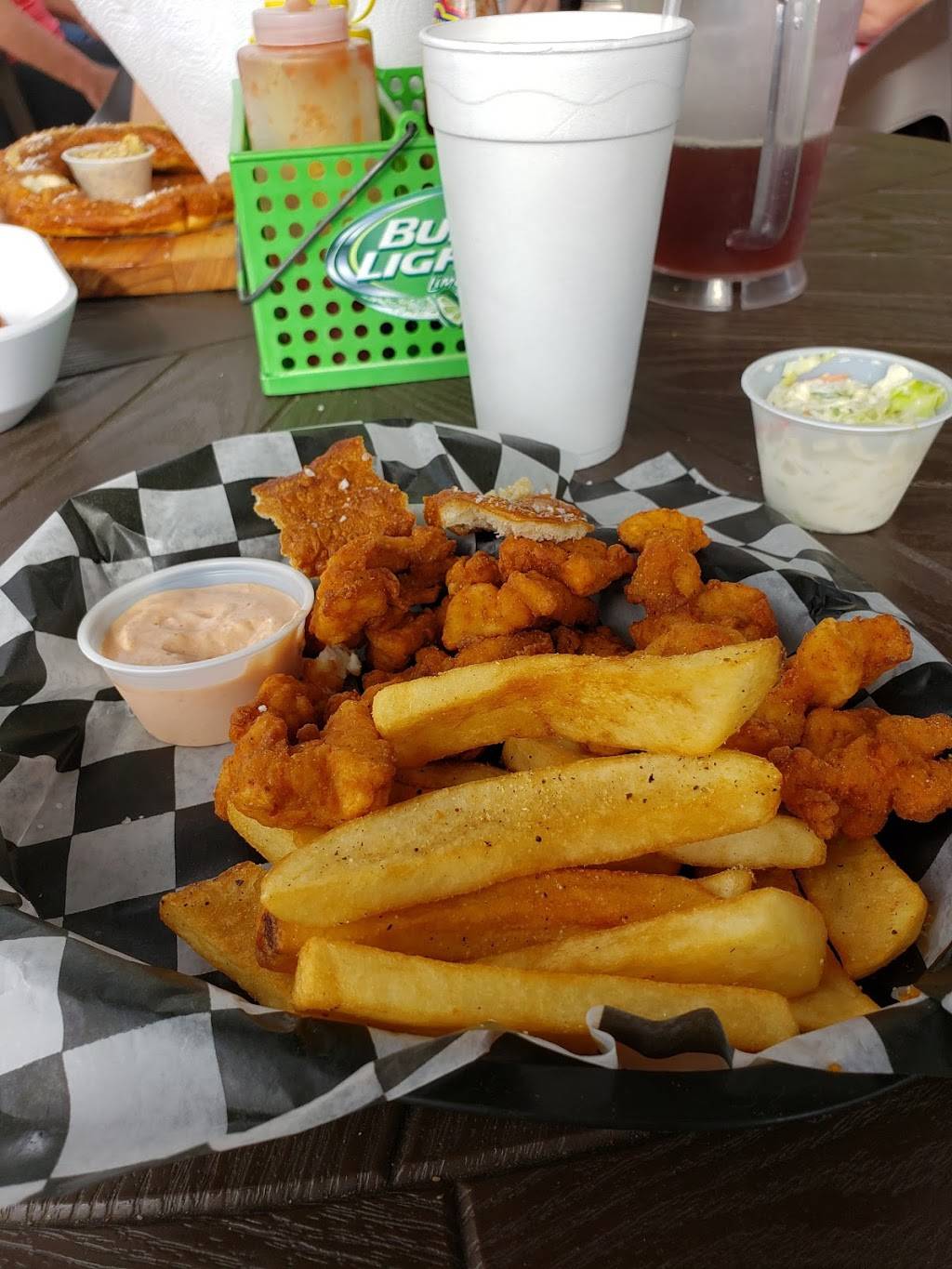 Gator Bay Marina/ Bar & Grill | restaurant | 10320 County Rd 44, Leesburg, FL 34788, USA | 3523652177 OR +1 352-365-2177