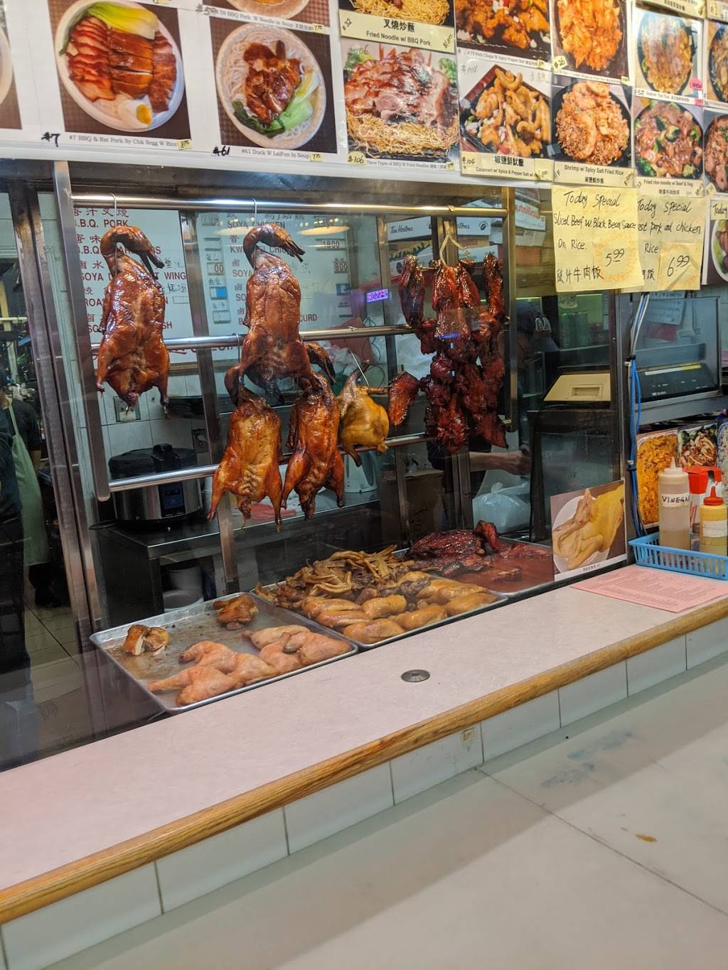 Yogis Noodles | restaurant | 1550 S Gateway Rd, Mississauga, ON L4W 5G6, Canada | 9056290635 OR +1 905-629-0635