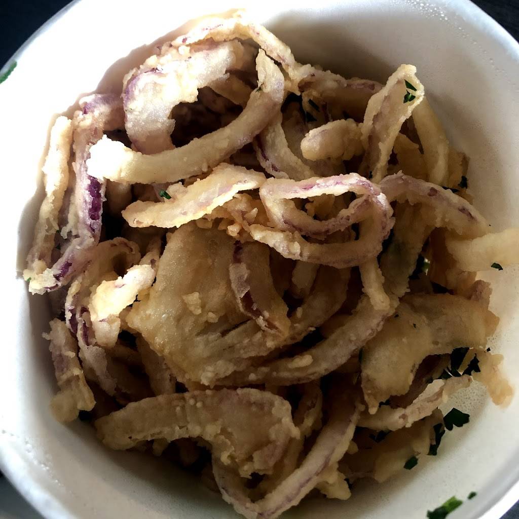 Wahlburgers @ Hy-Vee | restaurant | 420 Court Ave, Des Moines, IA 50309, USA | 5152432263 OR +1 515-243-2263