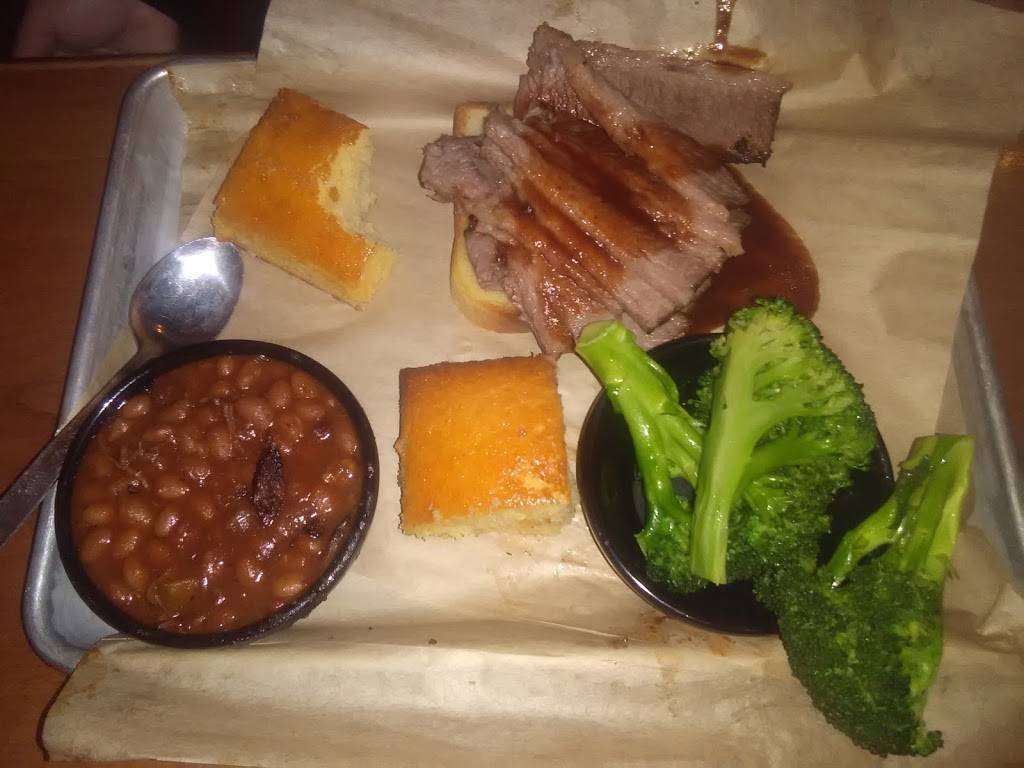 Famous Daves Bar-B-Que | meal takeaway | N, 3170 Naglee Rd, Tracy, CA 95304, USA | 2098336337 OR +1 209-833-6337