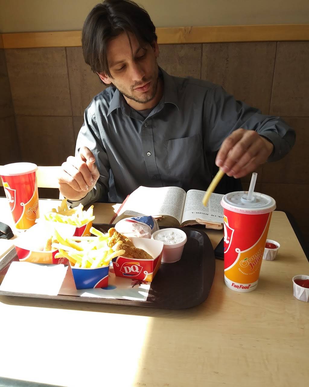 Dairy Queen Grill & Chill | restaurant | 9461 Wicker Ave, St John, IN 46373, USA | 2193654200 OR +1 219-365-4200