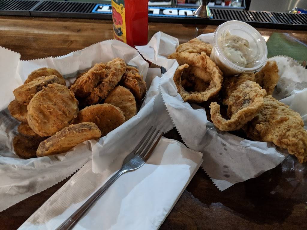 Curlys Inc | restaurant | 108 E State St, Colon, MI 49040, USA | 2694329087 OR +1 269-432-9087