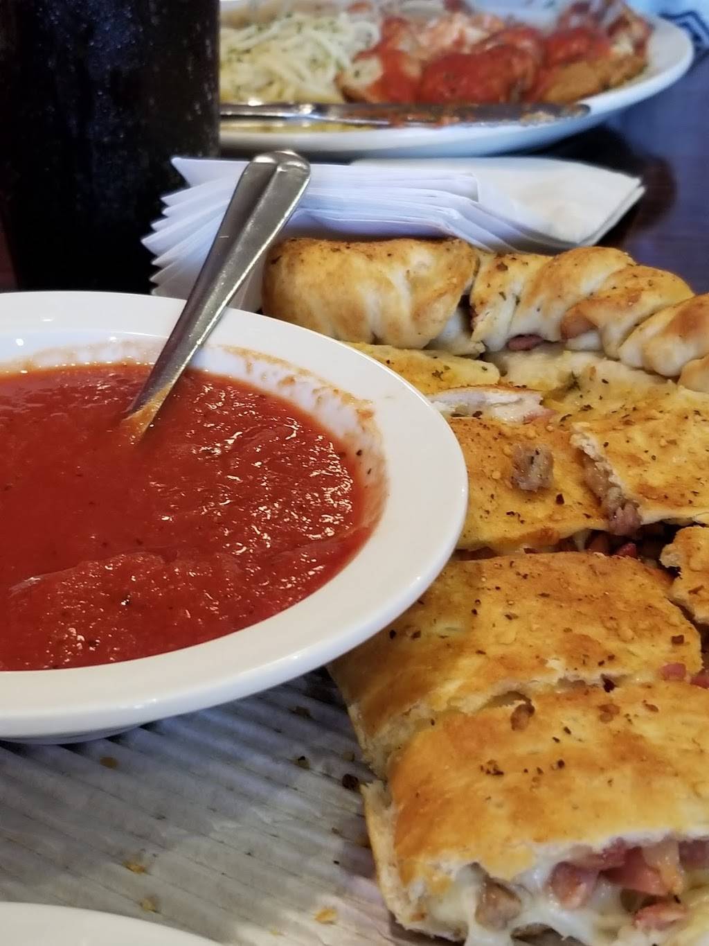 Minicos Italian Restaurant | restaurant | 1180 County Line Rd, Westerville, OH 43081, USA | 6148991100 OR +1 614-899-1100