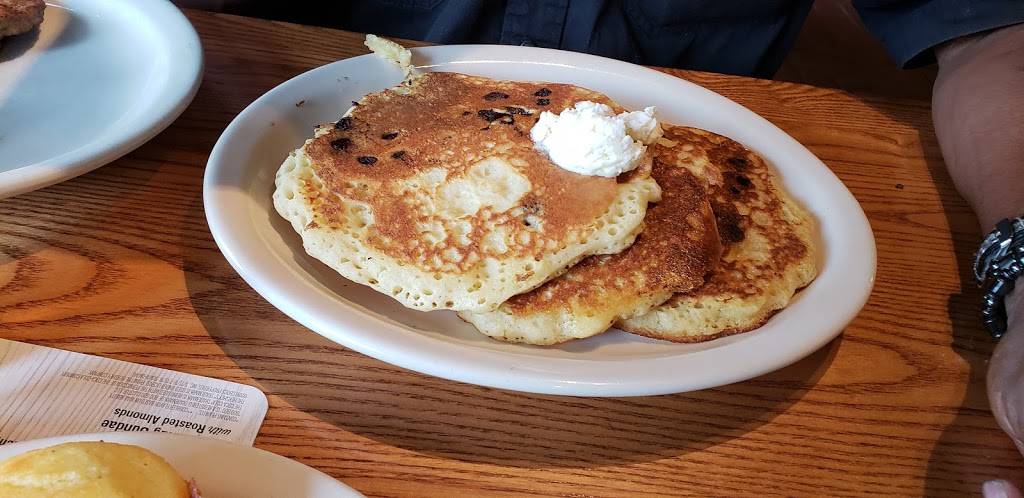 Cracker Barrel Old Country Store | restaurant | 6420 Sessions Ct, Clemmons, NC 27012, USA | 3367129880 OR +1 336-712-9880