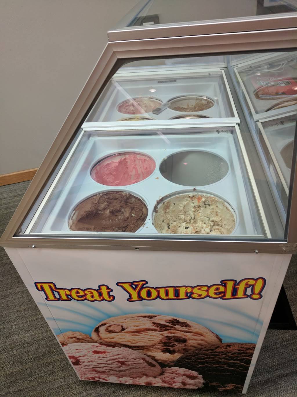 Sweet Things | restaurant | 107 E Main St, Lake City, IA 51449, USA | 7124643564 OR +1 712-464-3564