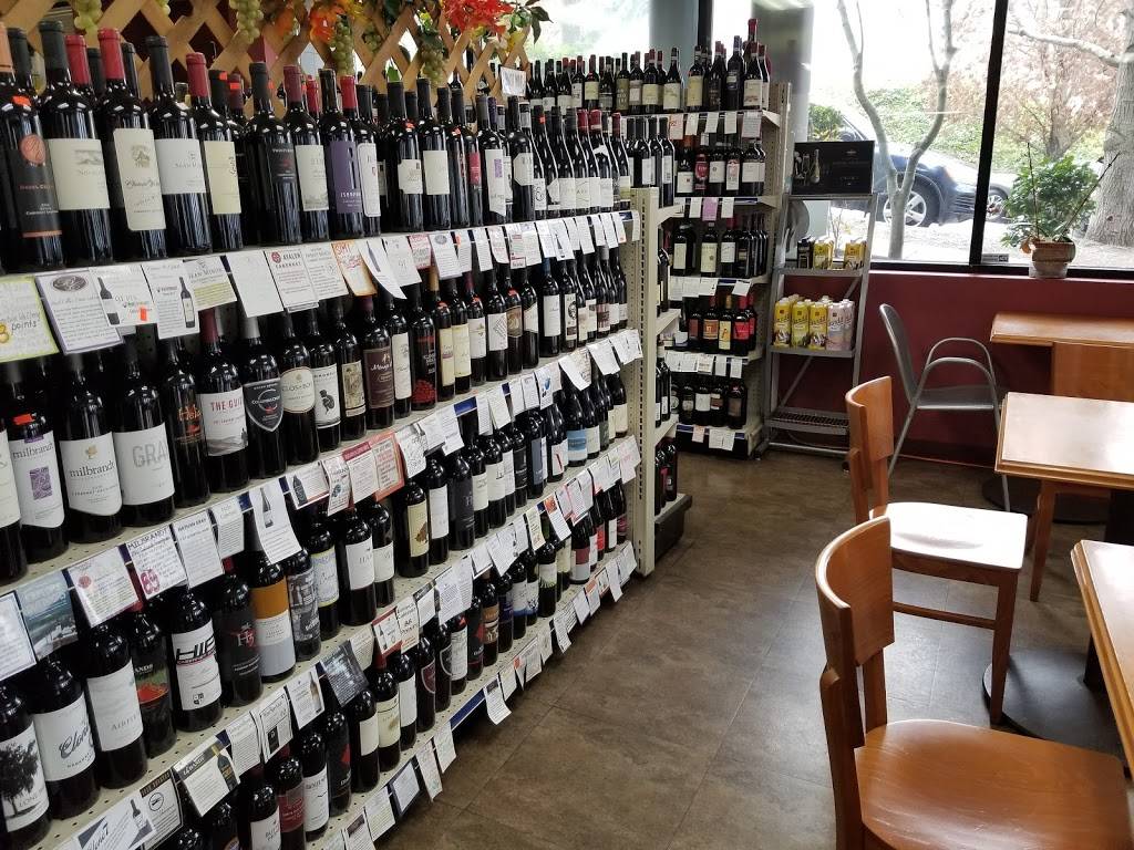 Stella Deli and Market | restaurant | 300 2nd Ave W, Seattle, WA 98119, USA | 2062851429 OR +1 206-285-1429