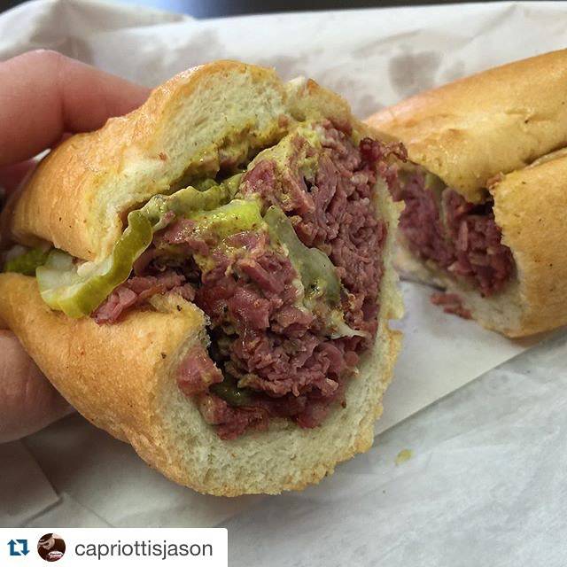 Capriottis Sandwich Shop | restaurant | 1500 Wilson Blvd, Rosslyn, VA 22209, USA | 7034652277 OR +1 703-465-2277