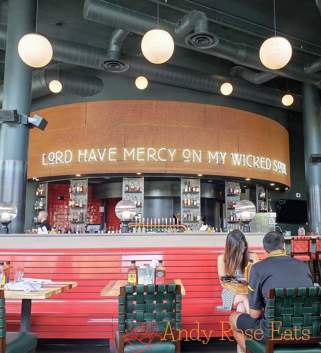 The Porch Southern Fare & Juke Joint | restaurant | 175 Rivers Edge Dr, Medford, MA 02155, USA | 7818749357 OR +1 781-874-9357