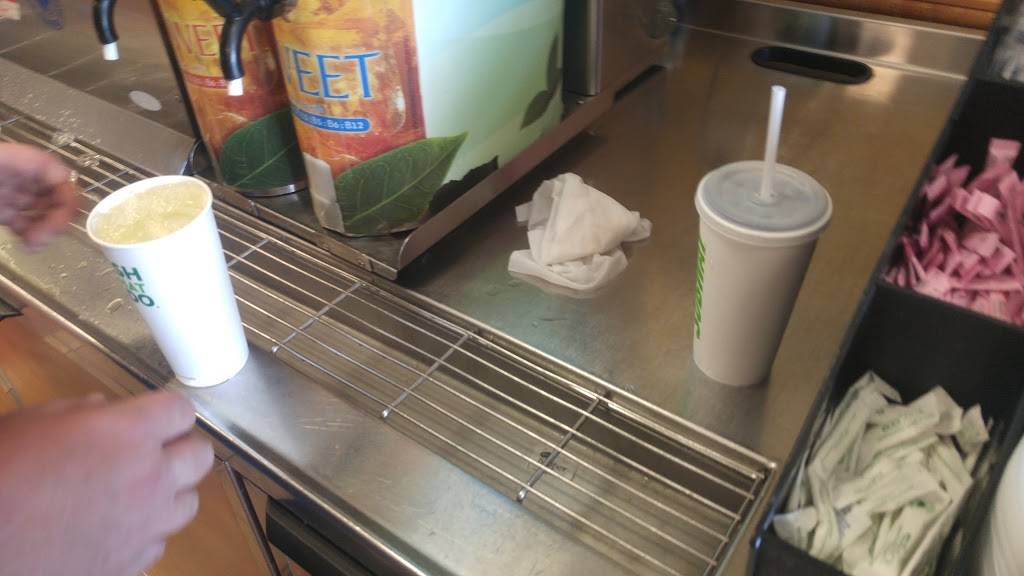 Subway | restaurant | 100 E Fleming Dr, Morganton, NC 28655, USA | 8284320070 OR +1 828-432-0070