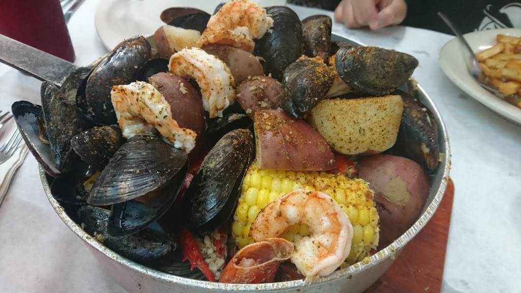 Lobster House Joes | restaurant | 1898 Hylan Blvd, Staten Island, NY 10305, USA | 7186670003 OR +1 718-667-0003