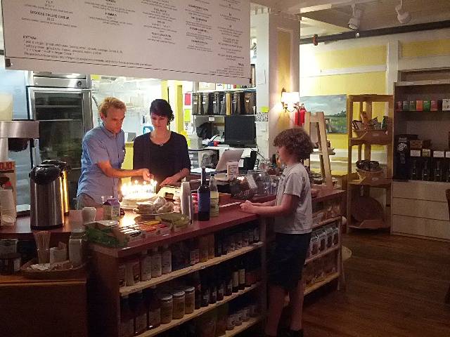 Blue Phoenix Cáfe and Market | restaurant | 110 West E Washington St, Lexington, VA 24450, USA | 5404618306 OR +1 540-461-8306