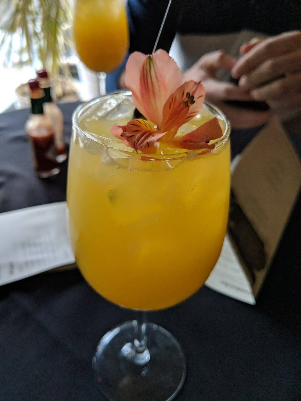 West End Tavern | restaurant | 18514 Detroit Ave, Lakewood, OH 44107, USA | 2165217684 OR +1 216-521-7684