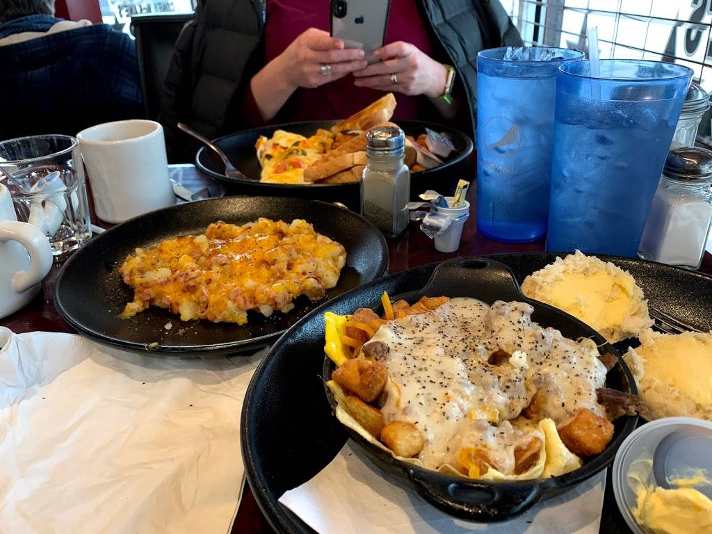 Coney McKanes American Eatery | restaurant | 104 E Prairie Ave, Decatur, IL 62523, USA | 2174751111 OR +1 217-475-1111