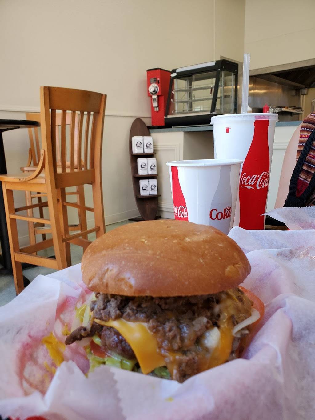 Kongs Burger & Cafe | restaurant | 15 E Beach St #101, Watsonville, CA 95076, USA | 8315365434 OR +1 831-536-5434