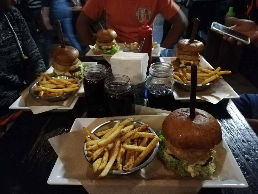 Hamburguesas 1888 | restaurant | Calle Diez 525, Zona Centro, 22800 Ensenada, B.C., Mexico | 016461740508 OR +52 646 174 0508