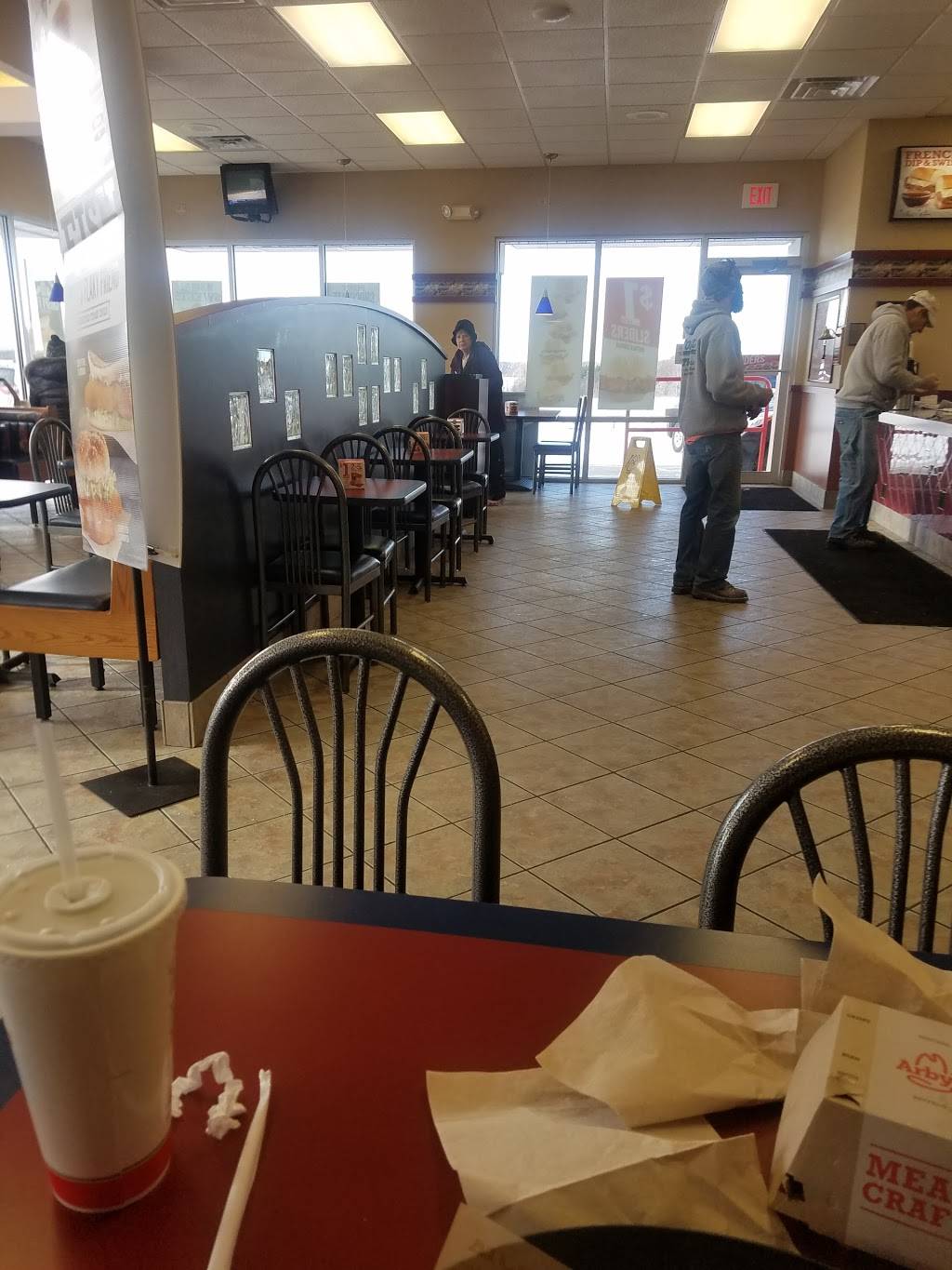 Arbys | restaurant | N4543 WI-22, Shawano, WI 54166, USA | 7155268072 OR +1 715-526-8072