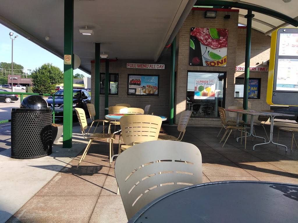 Sonic Drive-In | restaurant | 10704 Kingston Pike, Knoxville, TN 37922, USA | 8657770734 OR +1 865-777-0734