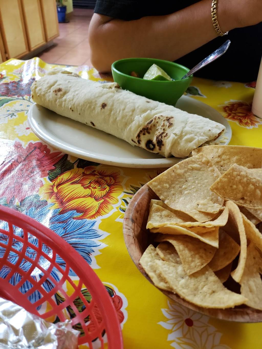 La Carreta Mexican Restaurant | restaurant | 112 W Pierce St, Luling, TX 78648, USA | 8308759510 OR +1 830-875-9510