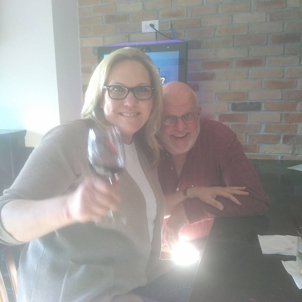 McMaes on Main | restaurant | 411 N Main St, Glen Ellyn, IL 60137, USA | 6307935422 OR +1 630-793-5422