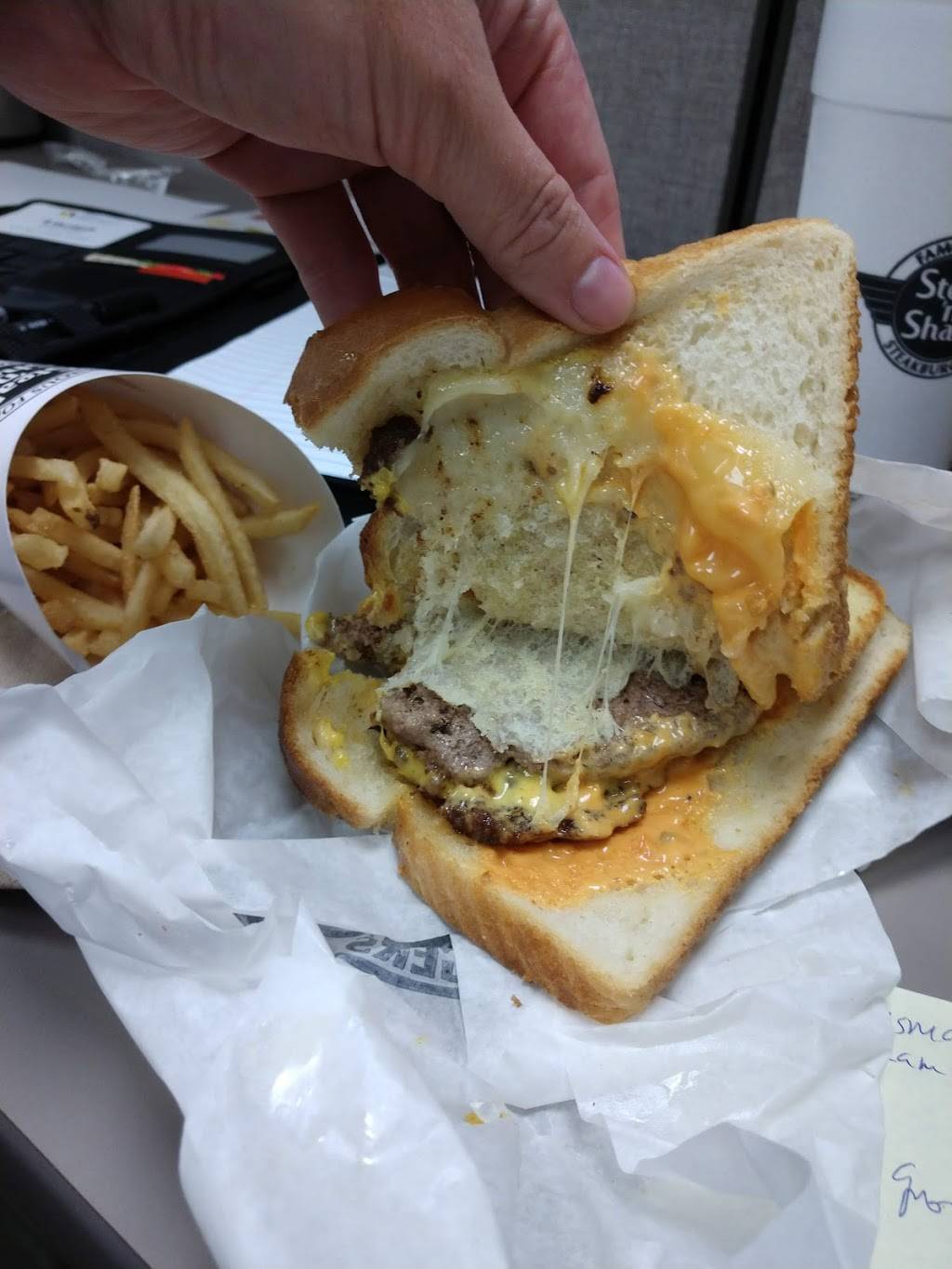 Steak n Shake | restaurant | 2288 N Park Dr, Holland, MI 49424, USA | 6163959627 OR +1 616-395-9627