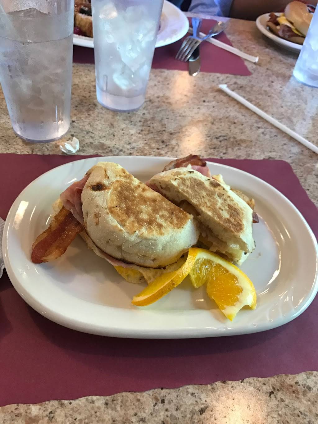 Bennys of Simsbury | restaurant | 2472, 562 Hopmeadow St, Simsbury, CT 06070, USA | 8606513700 OR +1 860-651-3700