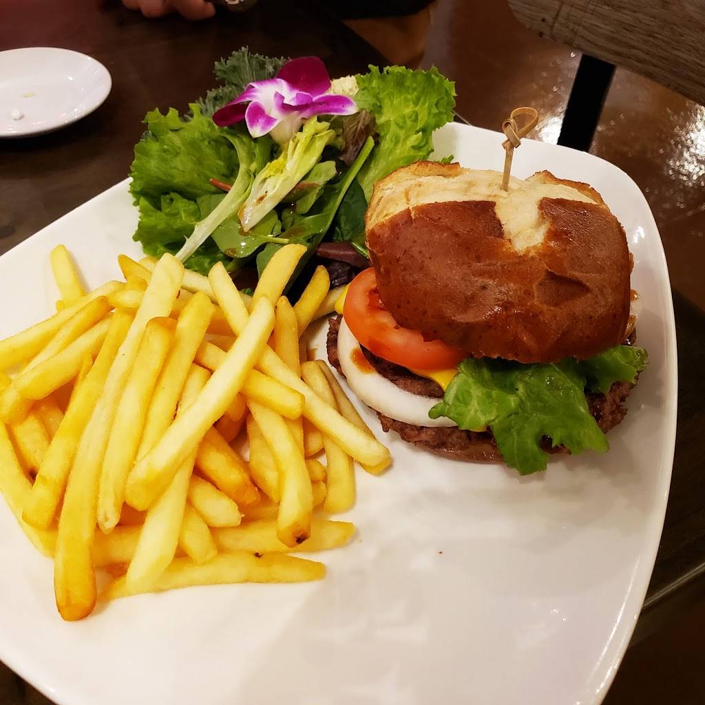 Bliss Resto | restaurant | 1522 W Montrose Ave, Chicago, IL 60613, USA | 7736541998 OR +1 773-654-1998