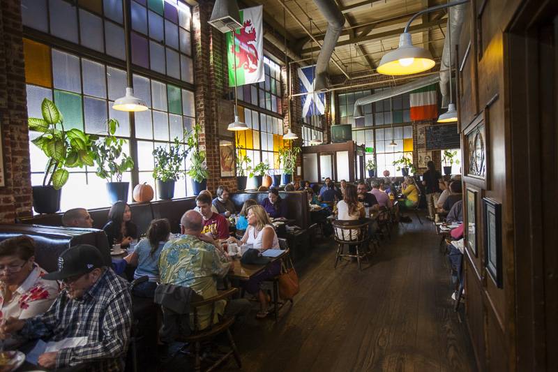 Fox & Goose Public House | restaurant | 1001 R St, Sacramento, CA 95811, USA | 9164438825 OR +1 916-443-8825