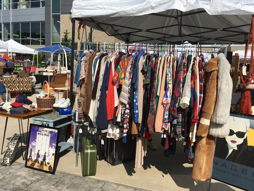 Neighborhood Flea (2nd Sundays May - October) | restaurant | 26th Street and, Railroad St, Pittsburgh, PA 15222, USA | 4122544464 OR +1 412-254-4464