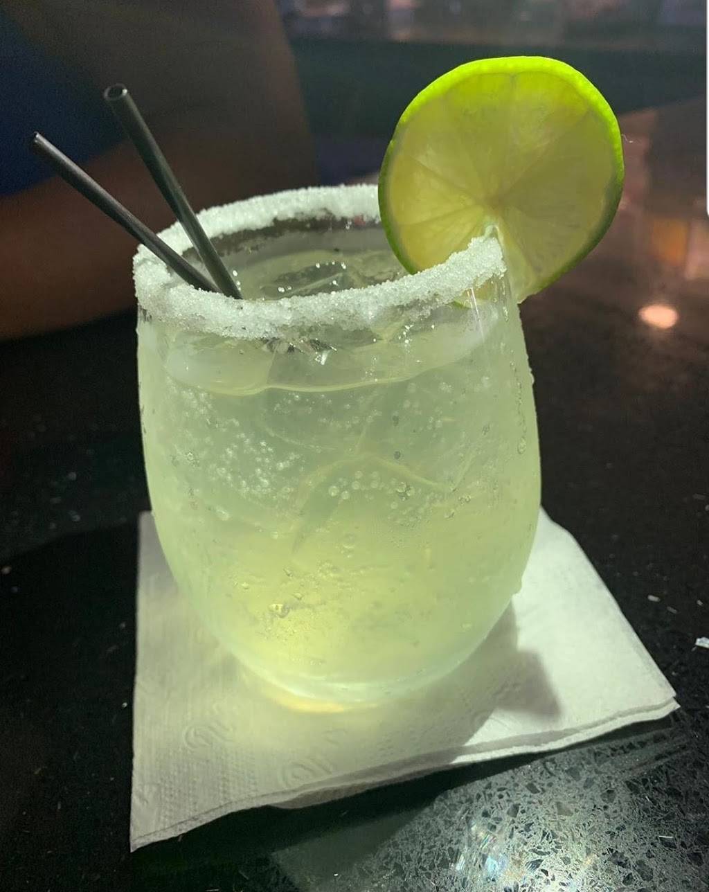 Dos Mares Lounge and Restaurant | restaurant | 25 Sherman Ave, New York, NY 10040, USA | 6463703070 OR +1 646-370-3070